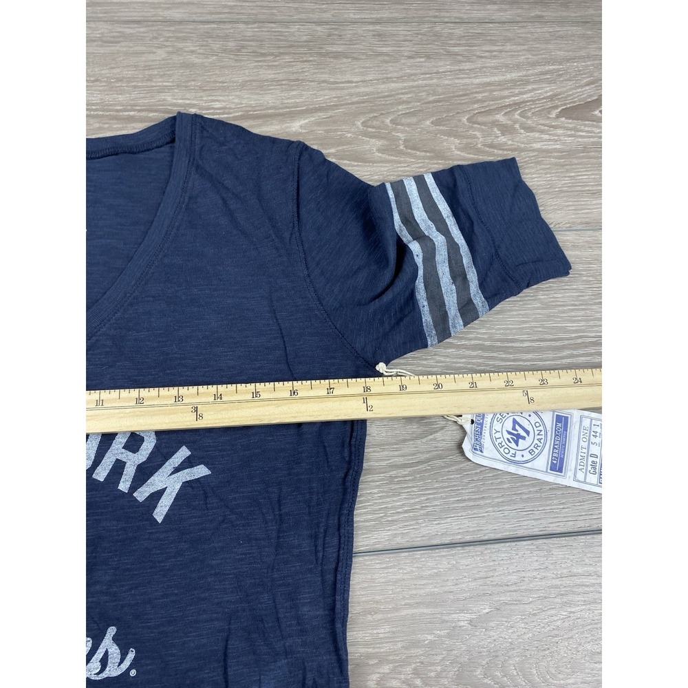 47 Brand Women's MLB New York Yankees V Neck Logo Scrum Tee Blue Size Large New - Picture 7 of 8